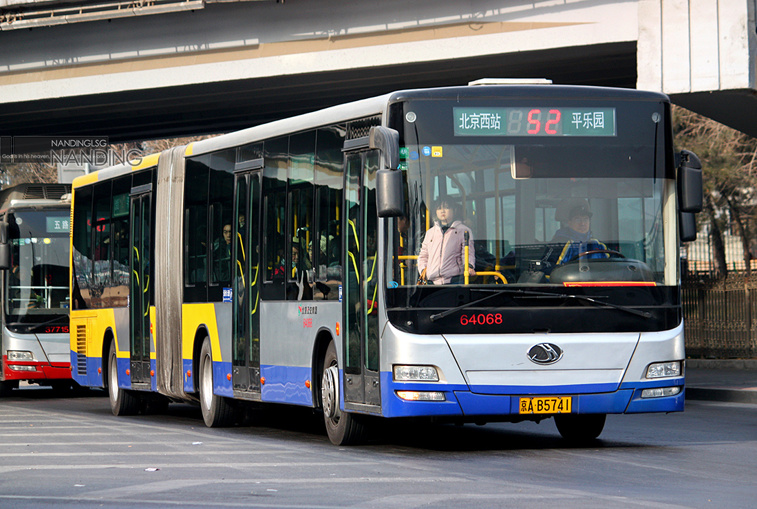 公交52路64068.jpg