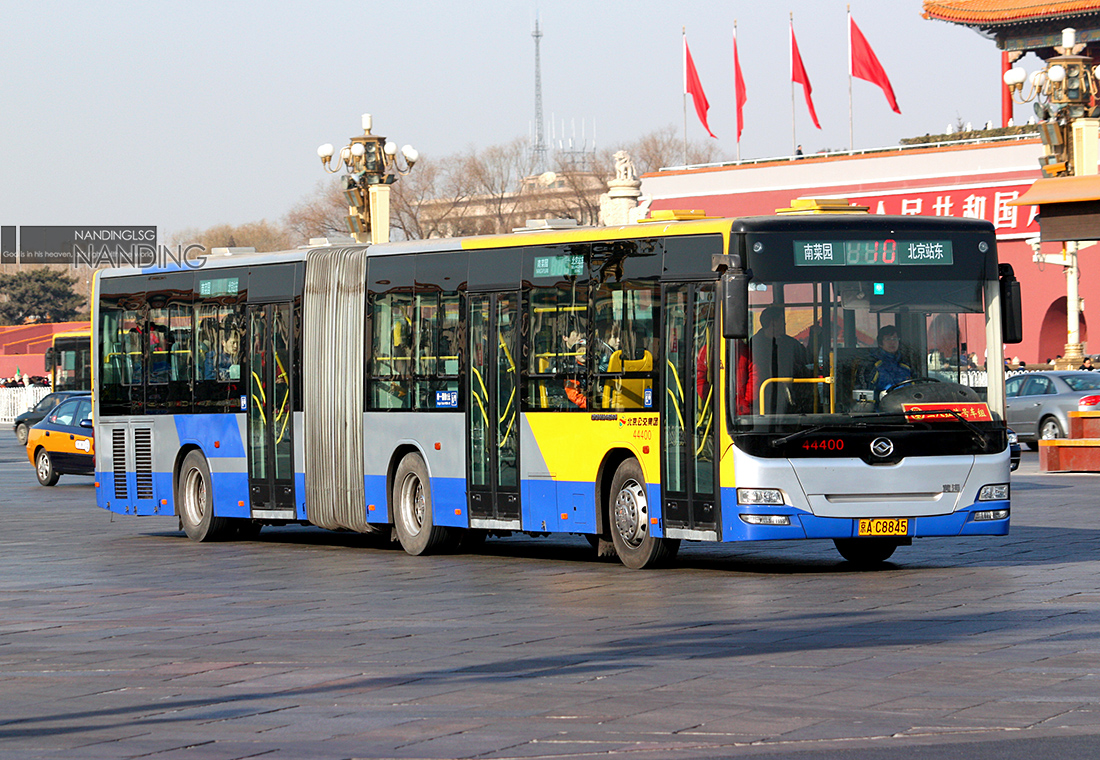 公交10路44400.jpg